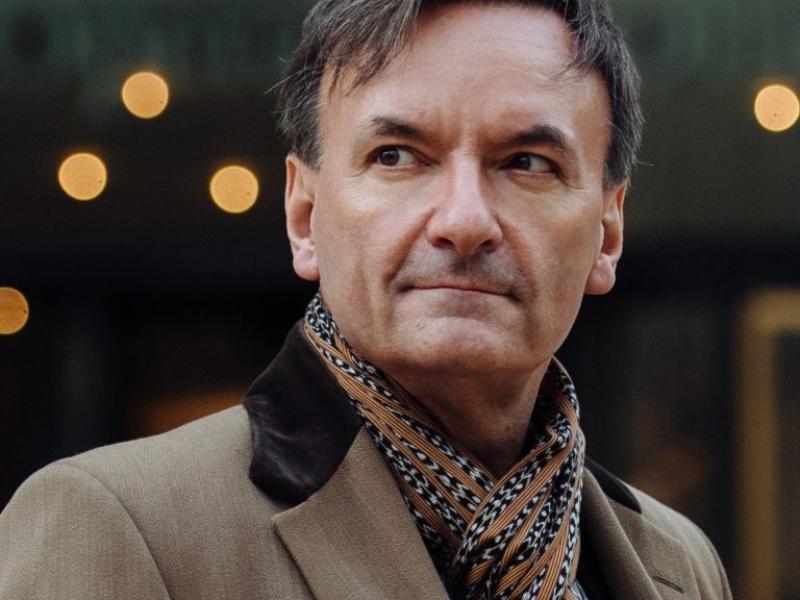 Stephen Hough headshot