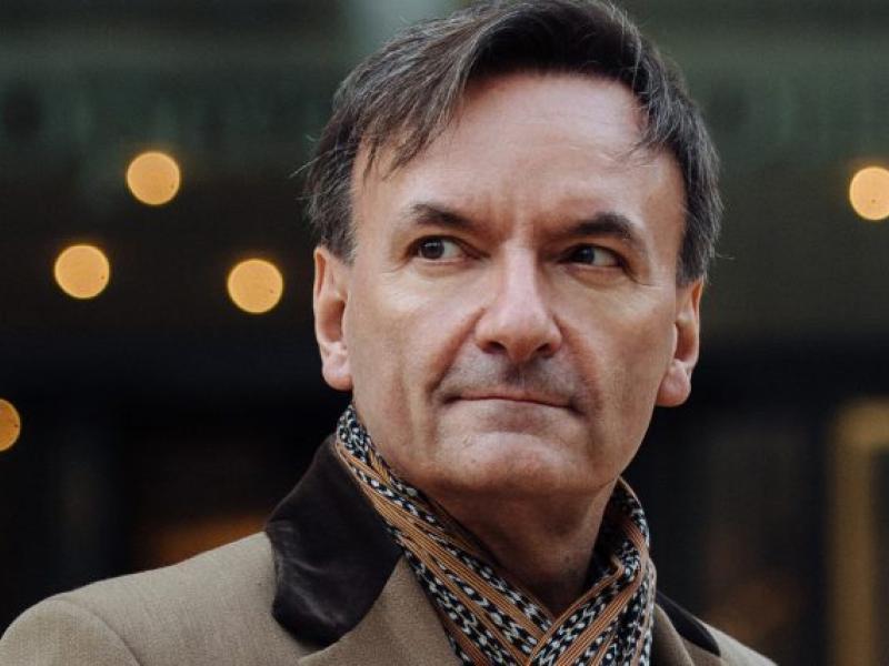 Stephen Hough headshot