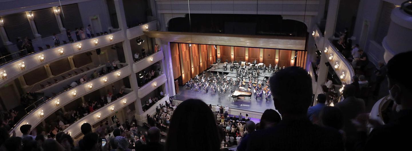 Aerial view of Ilya Shmukler performing in Bass Hall