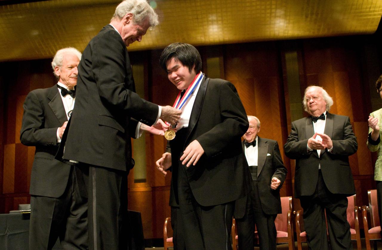 Van Cliburn presenting Nobuyuki Tsujii with his Gold Medal at the 2009 Competition