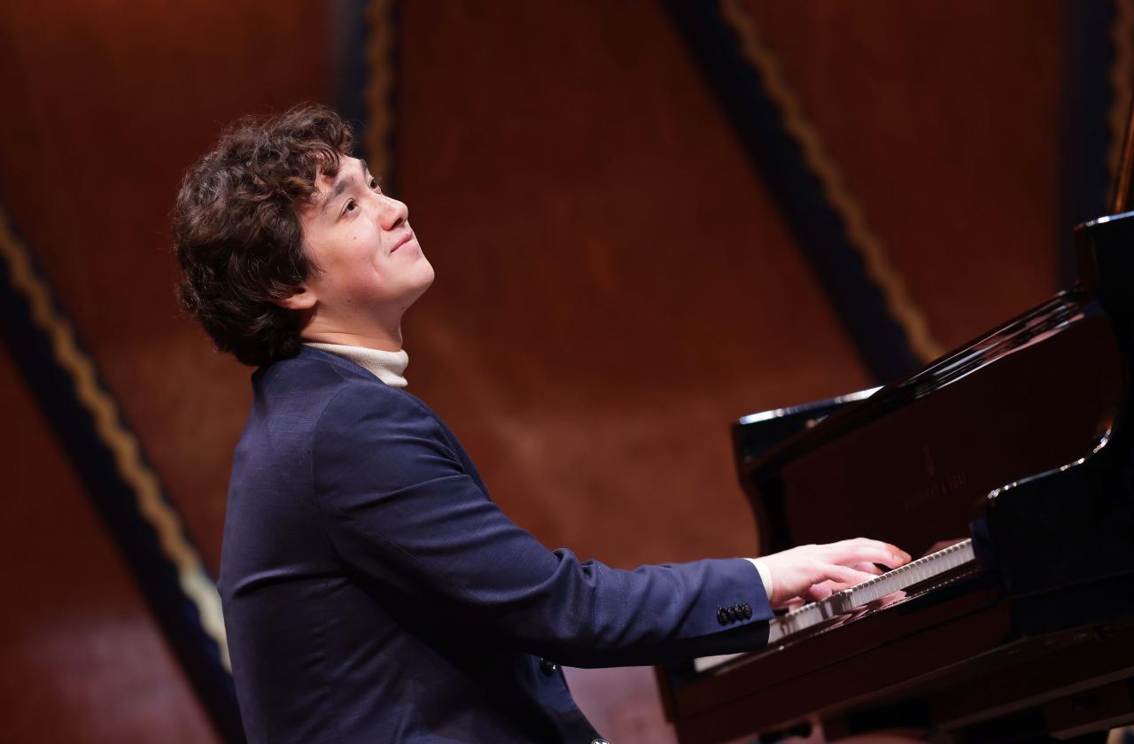 Alexander Agate from the United States performs during the Sunday evening Screening Audition at Pepsico Theater on the campus of TCU in Fort Worth, Tx. (Photo by Ralph Lauer)