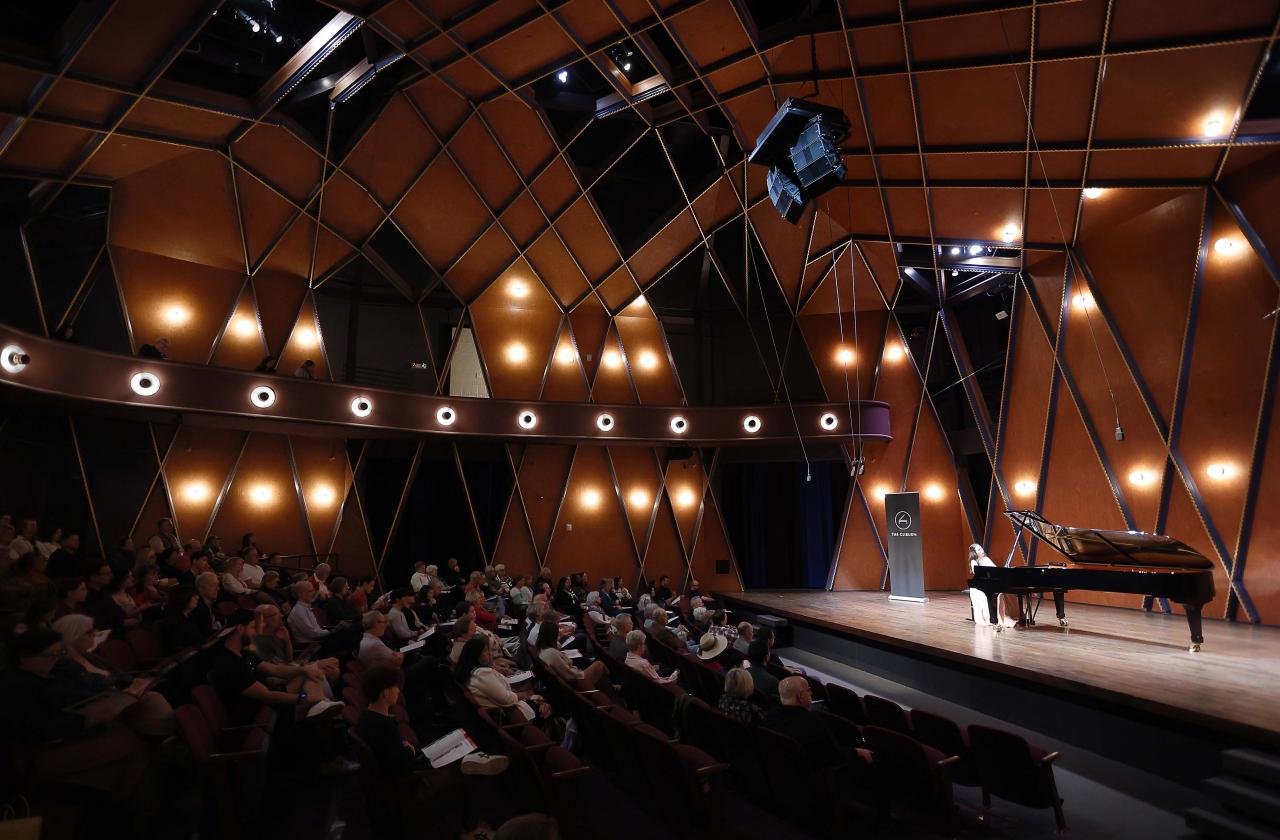 Rachel Breen from the United States performs during the Sunday afternoon Screening Audition at Pepsico Recital Hall at TCU in Fort Worth, Tx. (Photo by Ralph Lauer)
