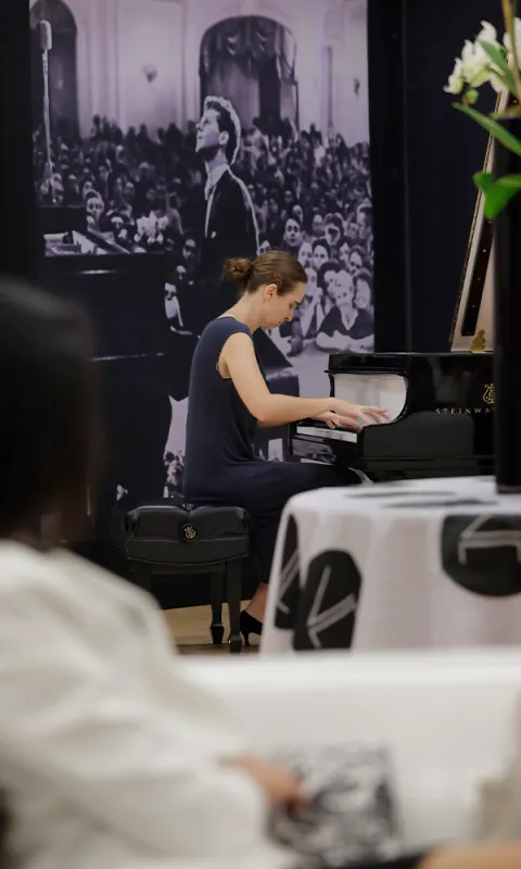 Piano Lunch