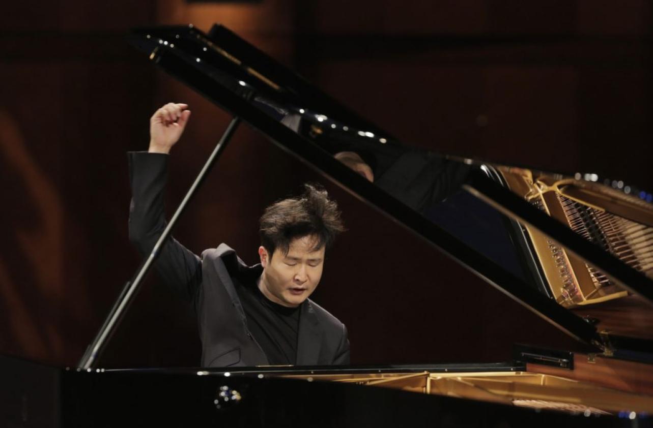 Yekwon Sunwoo performing piano at the 2017 Cliburn Competition.