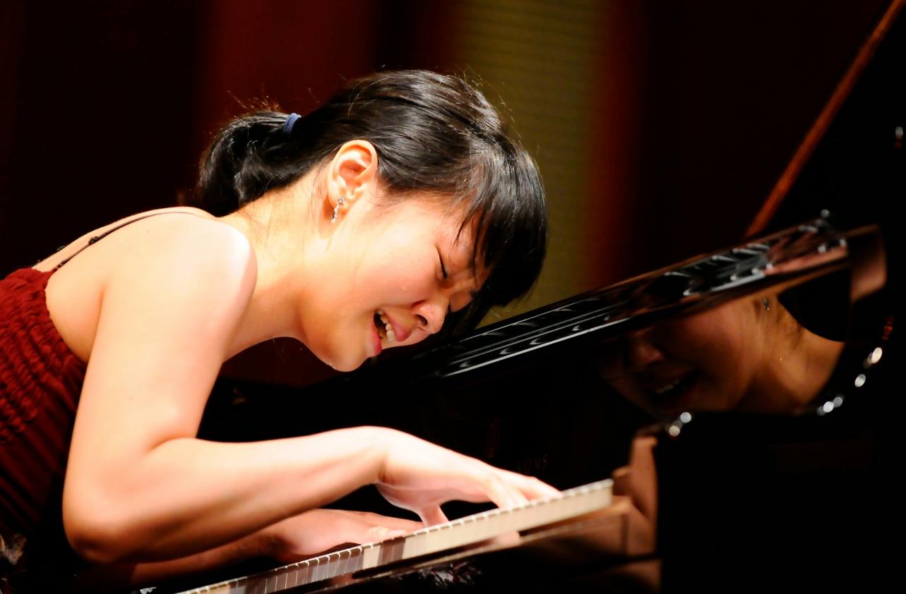 Fei-Fei performs in the 2013 Cliburn Competition
