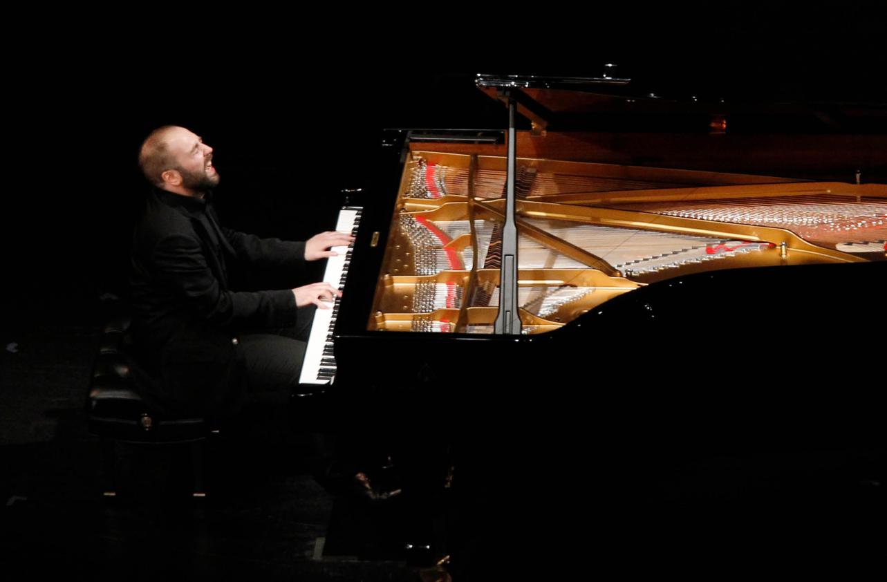 Allesandro Deljavan performs in the 2013 Cliburn Competition