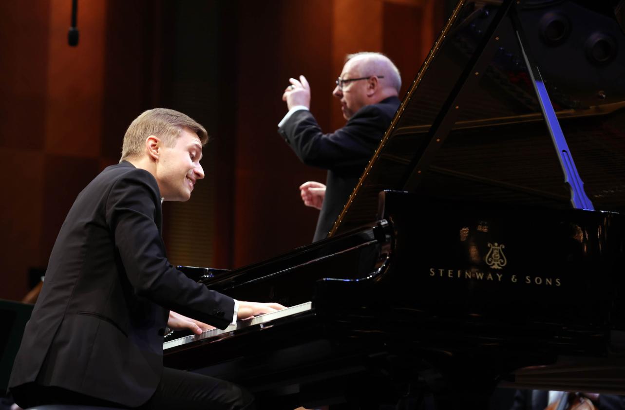 Dmytro Choni performs in the Semifinal Round
