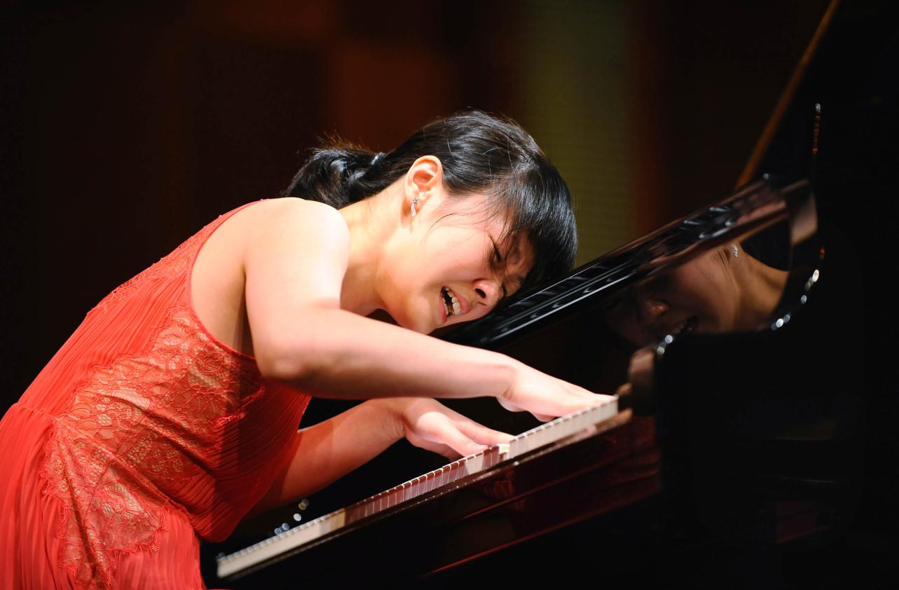 Fei-Fei performs Mozart in the 2013 Cliburn Competition